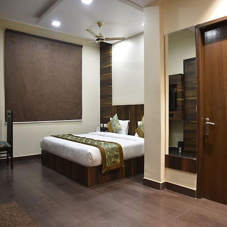 Hotel Rang Mahal Near Jaipur International Airport Ngoại thất bức ảnh