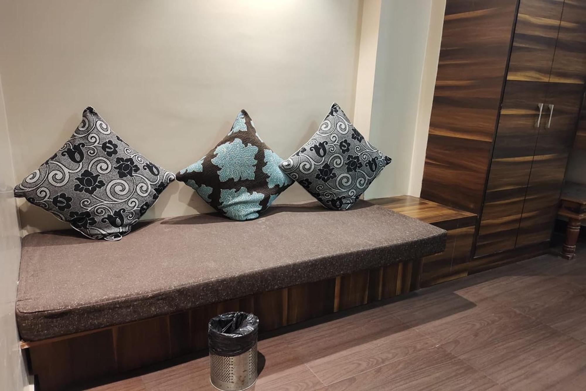 Hotel Rang Mahal Near Jaipur International Airport Ngoại thất bức ảnh