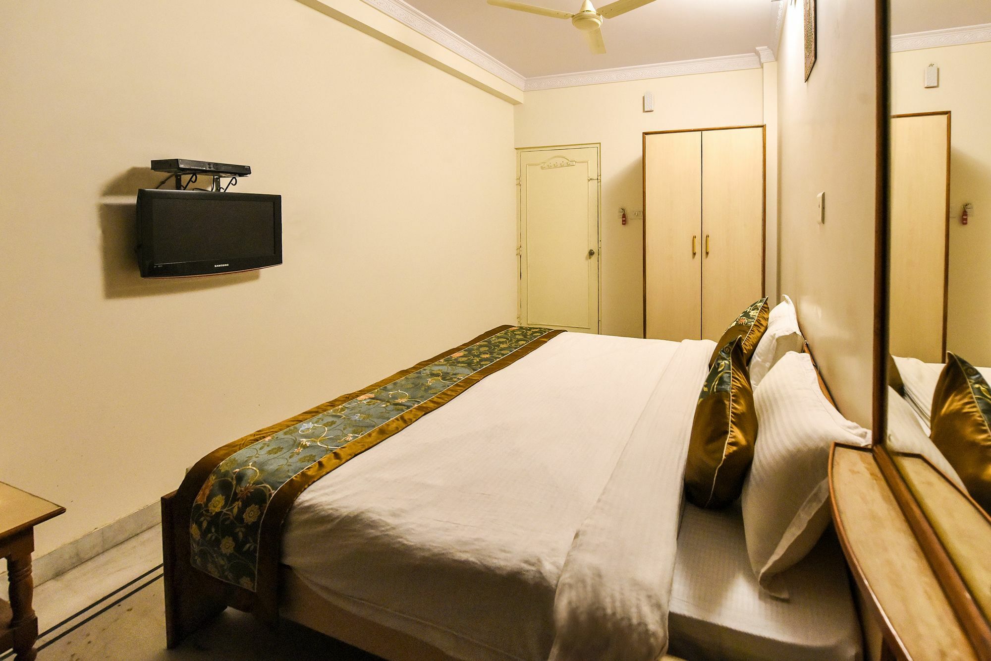 Hotel Rang Mahal Near Jaipur International Airport Ngoại thất bức ảnh